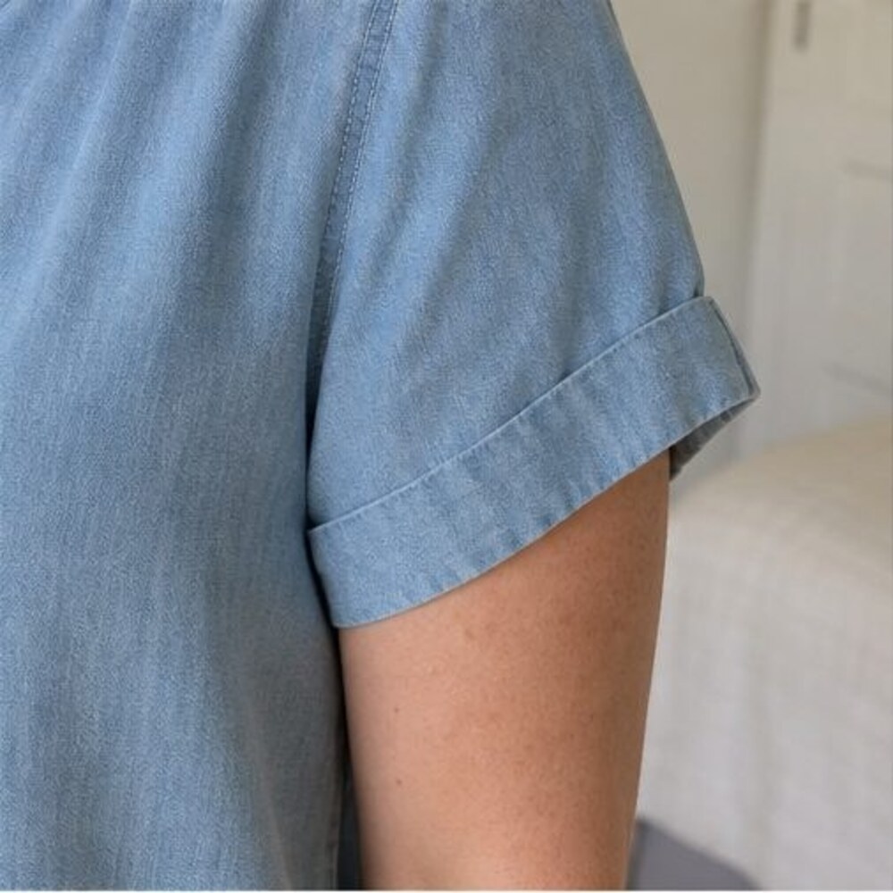 Emerald Button Blouse - Picture 5 of 6